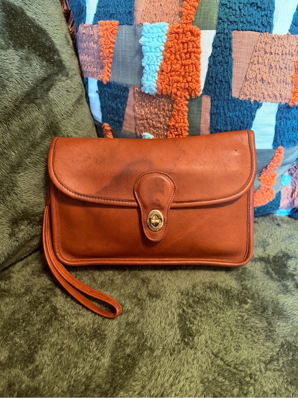 Coach Vintage 9971 Turnlock Leather Wristlet Clutch 2nd Bag British Tan
